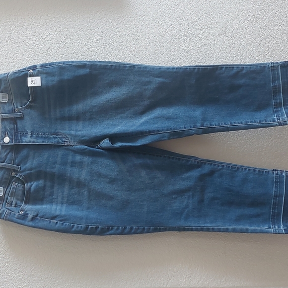 Time AND Tru Women's and Women's Plus High Rise Straight Crop Jean - Picture 7 of 7